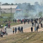 Defensoría del Pueblo reporta 16 civiles y 19 policías heridos en desbloqueo en Bolivia
